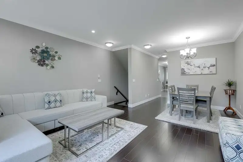 50 6383 140 STREET - photo 4 of 16