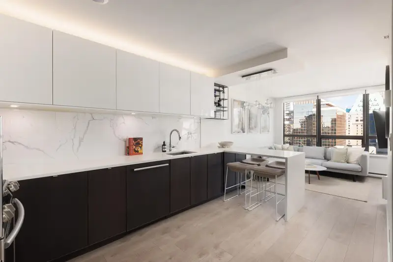 1916 938 SMITHE STREET - photo 3 of 25