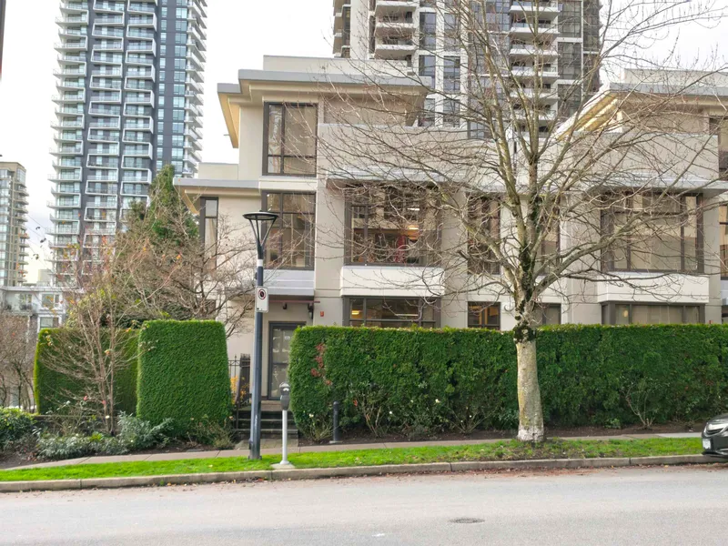 TH16 2089 ROSSER AVENUE - photo 1 of 25