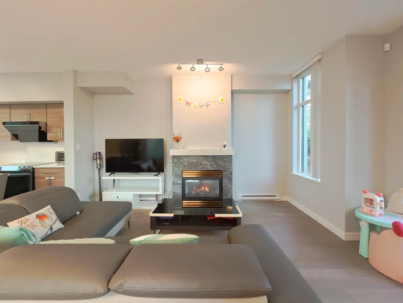 TH16 2089 ROSSER AVENUE - photo 4 of 25