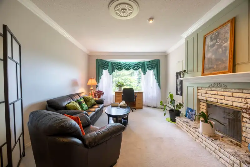 1308 LANSDOWNE DRIVE - photo 4 of 39