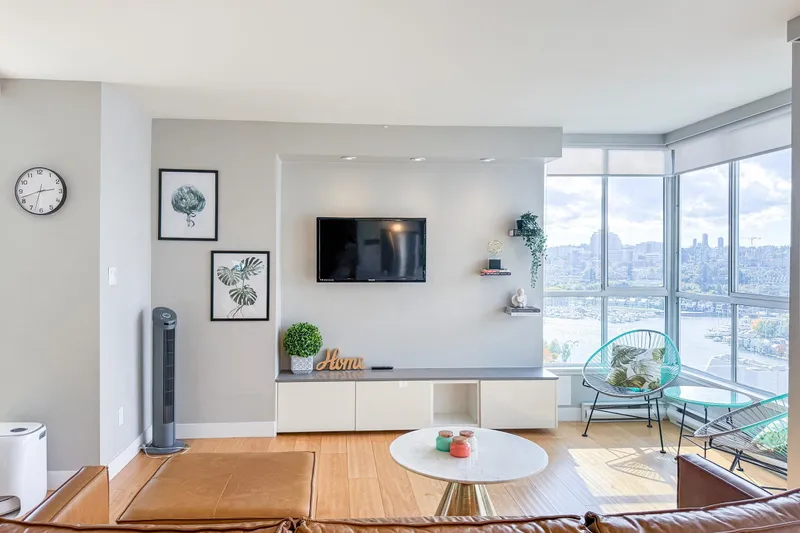 2207 1500 HOWE STREET - photo 4 of 25