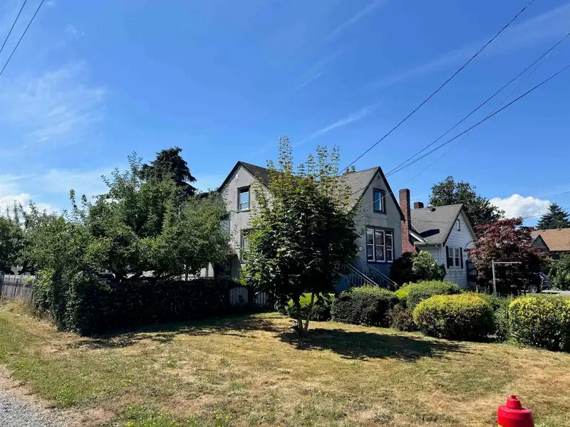 46198 FIRST AVENUE - photo 2 of 5