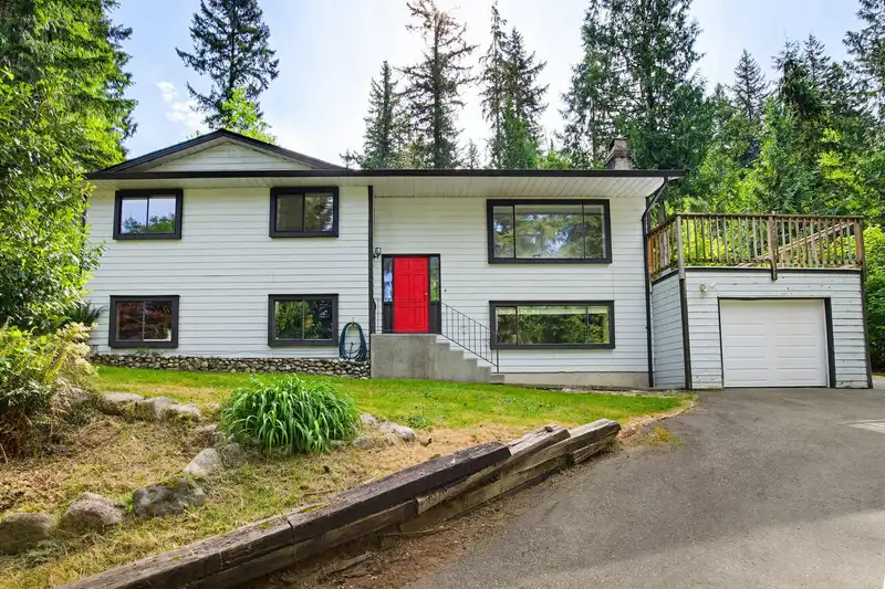 10836 GREENWOOD DRIVE - photo 1 of 40