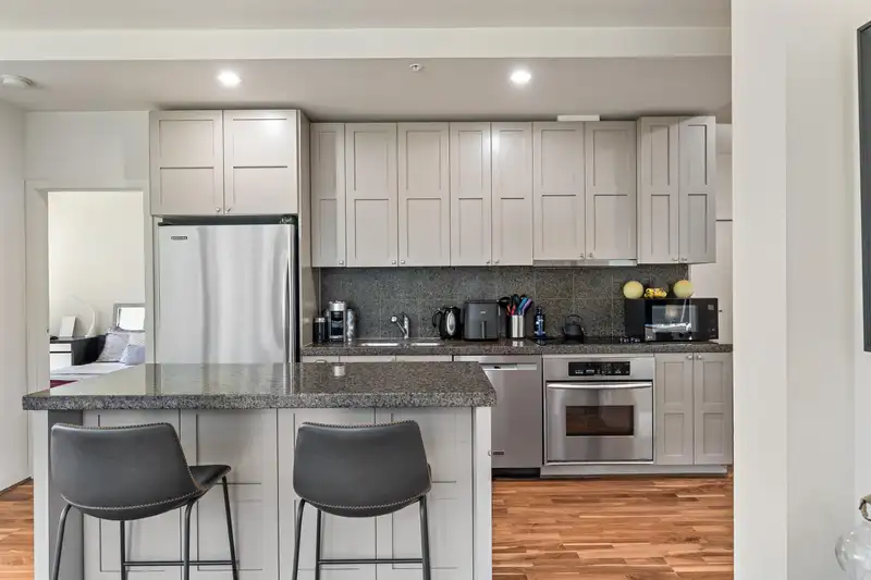 609 1333 GEORGIA STREET - photo 1 of 29