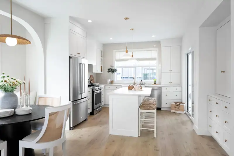 10 20329 80 AVENUE - photo 2 of 10