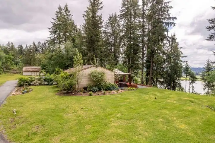 26521 LOUGHEED HIGHWAY - photo 3 of 40