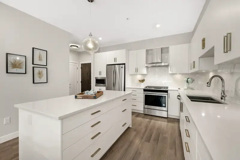 403 15436 31 AVENUE - photo 4 of 31