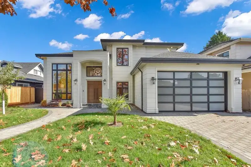 10660 ROSELEA CRESCENT - photo 1 of 40