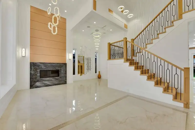 10660 ROSELEA CRESCENT - photo 3 of 40