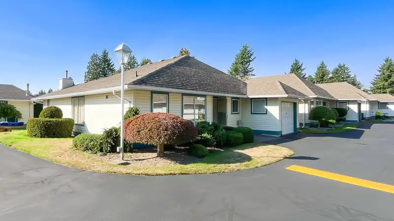 105 10172 141 STREET - photo 2 of 28