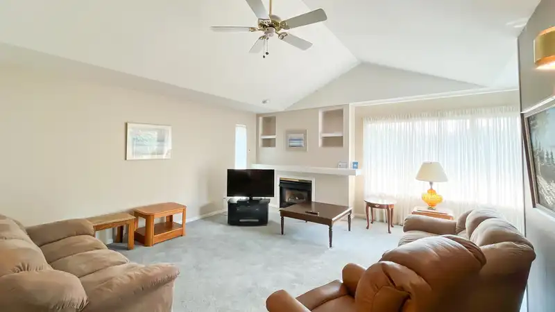 105 10172 141 STREET - photo 4 of 28