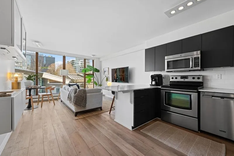 404 1633 W 8TH AVENUE - photo 1 of 25