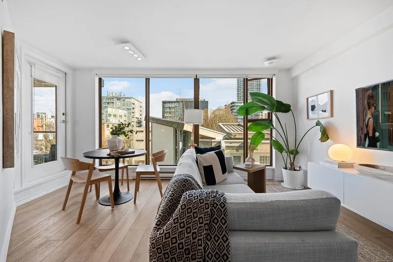 404 1633 W 8TH AVENUE - photo 2 of 25