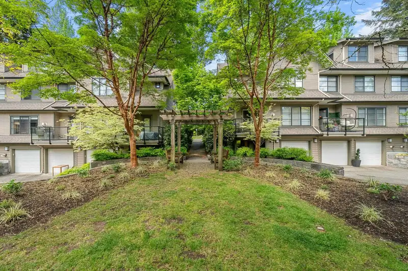 15 3150 SUNNYHURST ROAD - photo 2 of 40
