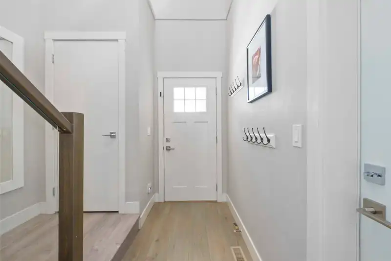 73 15677 28 AVENUE - photo 4 of 40