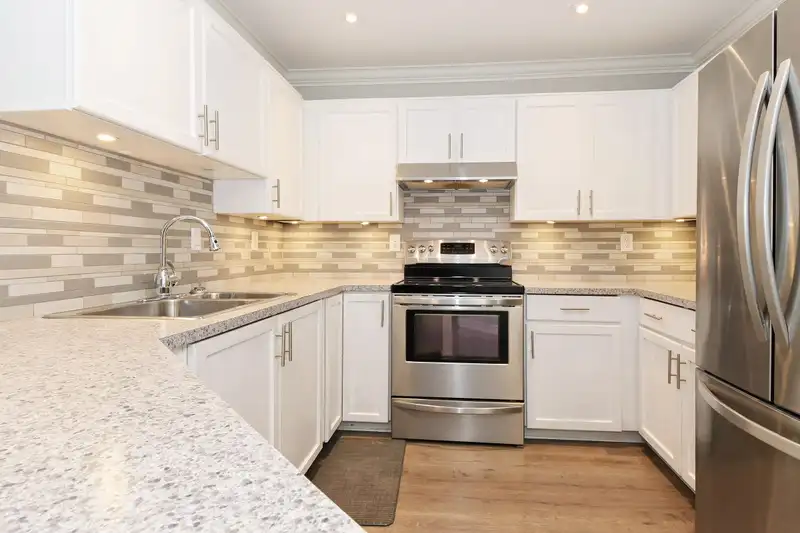 203 17695 58 AVENUE - photo 4 of 23