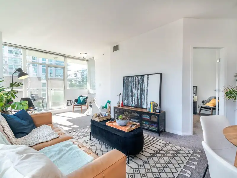 401 138 E ESPLANADE - photo 4 of 21