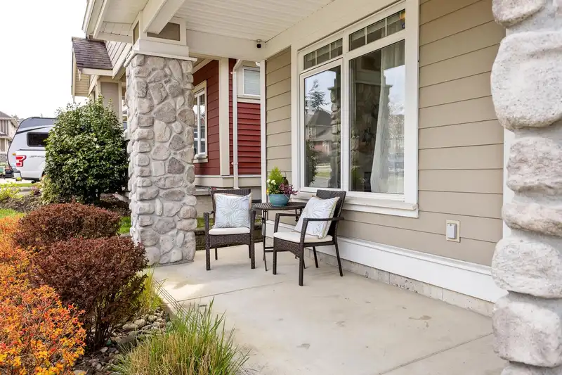 10151 APNAUT STREET - photo 3 of 37