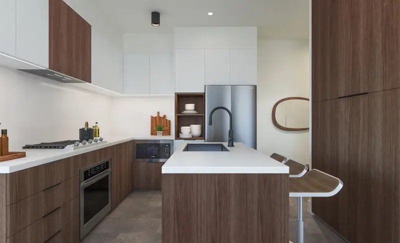 206 623 KEMSLEY AVENUE - photo 2 of 19