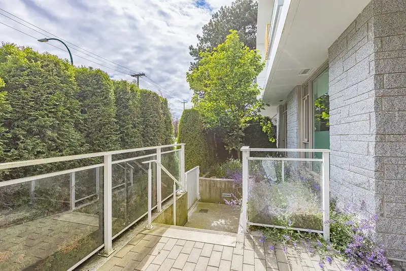 106 375 W 59TH AVENUE - photo 1 of 32