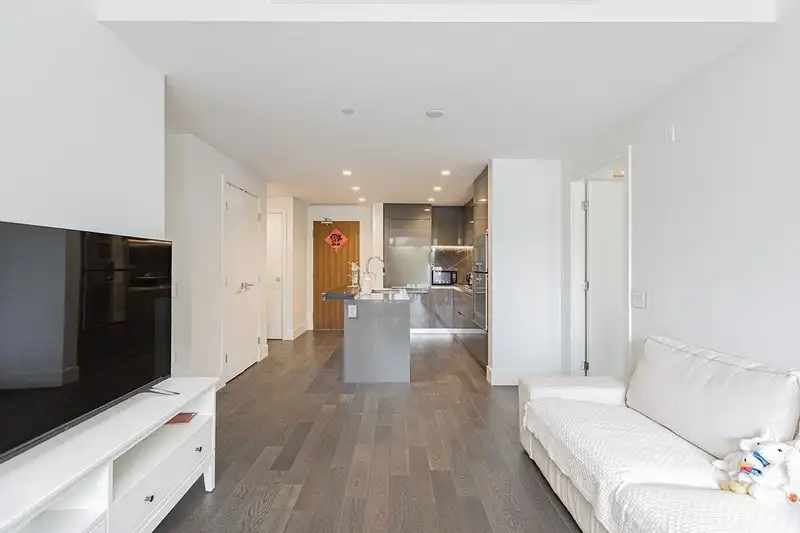 106 375 W 59TH AVENUE - photo 4 of 32