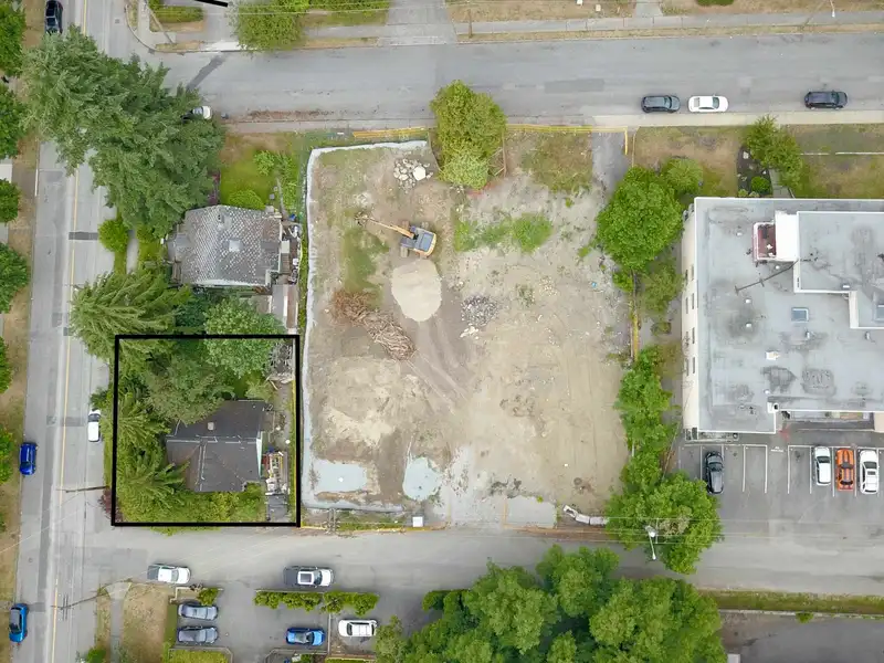 413 ELEVENTH STREET - photo 3 of 12