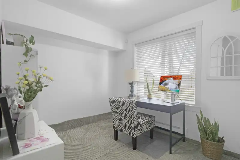 4 20195 68 AVENUE - photo 3 of 27