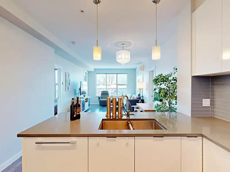 319 9311 ALEXANDRA ROAD - photo 4 of 40