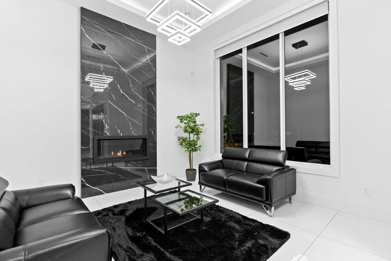 12682 78 AVENUE - photo 4 of 25