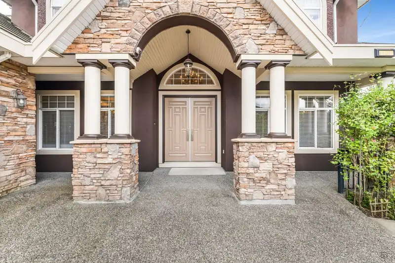 11377 158A STREET - photo 2 of 3