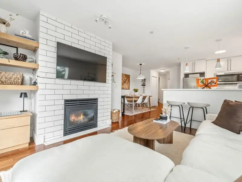 104 365 E 1ST STREET - photo 3 of 25