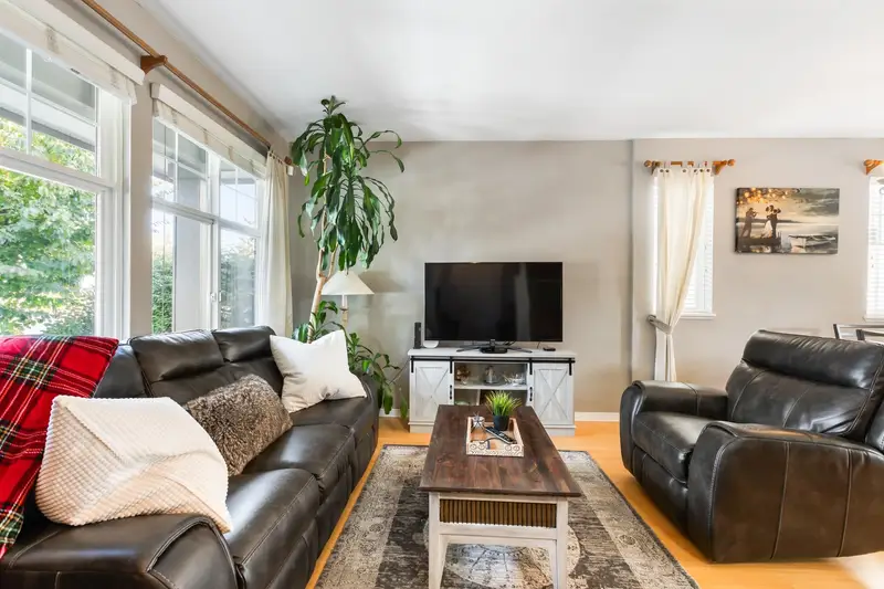 14876 56A AVENUE - photo 4 of 25