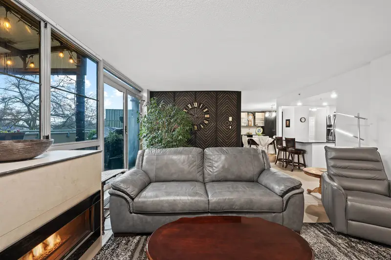 403 1159 MAIN STREET - photo 4 of 25