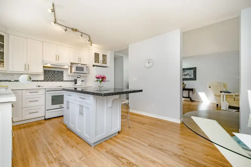 65 1400 164 STREET - photo 2 of 21