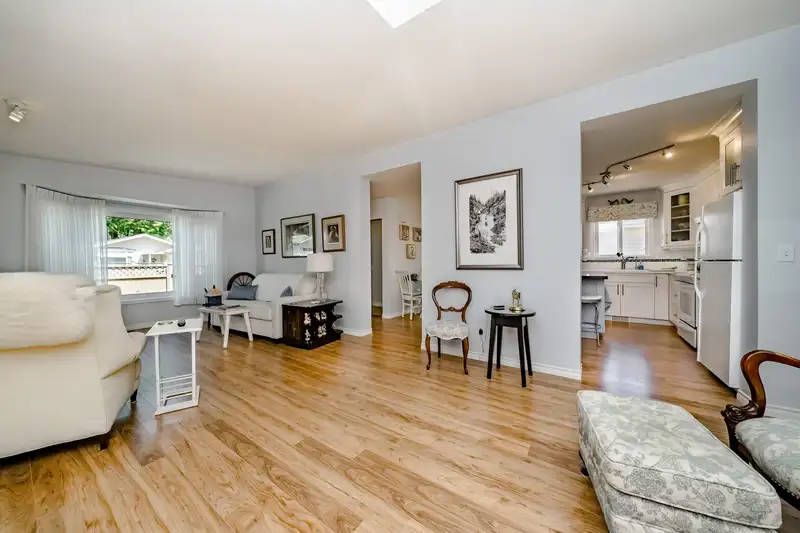 65 1400 164 STREET - photo 4 of 21
