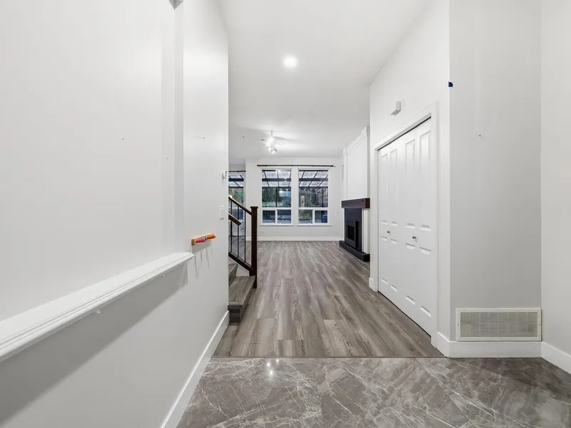 10428 MCEACHERN STREET - photo 2 of 25