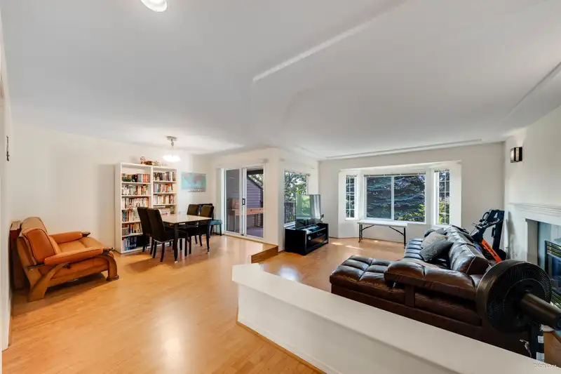 136 1685 PINETREE WAY - photo 4 of 40