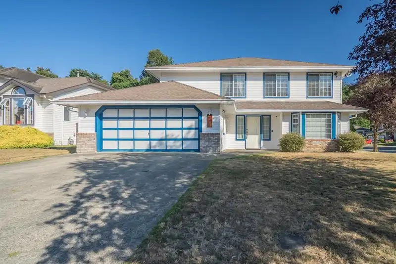 2909 CROSSLEY DRIVE - photo 1 of 40