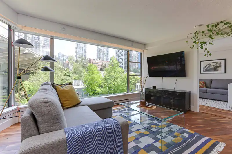 505 1006 BEACH AVENUE - photo 1 of 25
