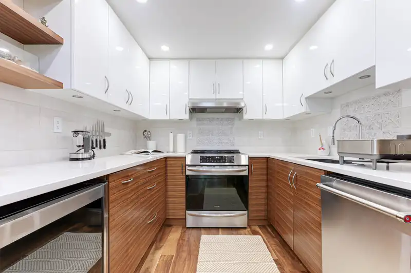 505 1006 BEACH AVENUE - photo 2 of 25