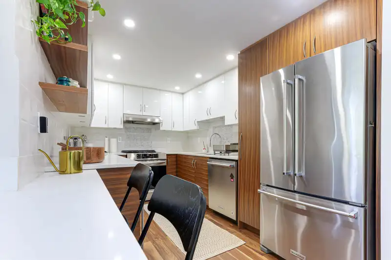 505 1006 BEACH AVENUE - photo 4 of 25