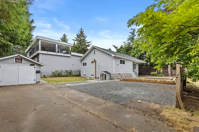 1593 STEVENS STREET - photo 3 of 37