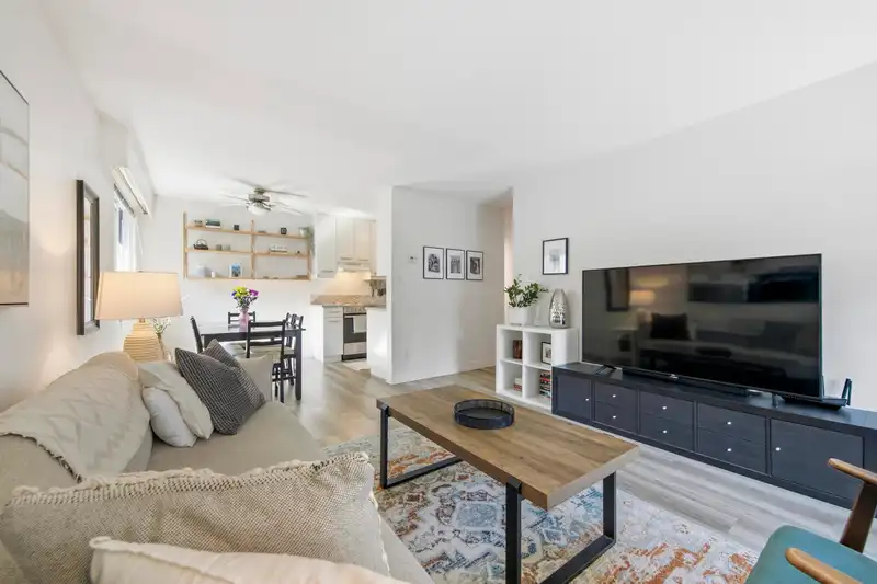203 270 W 3RD STREET - photo 1 of 26
