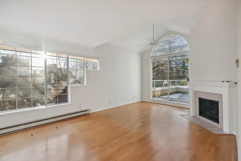 403 1525 PENDRELL STREET - photo 3 of 25