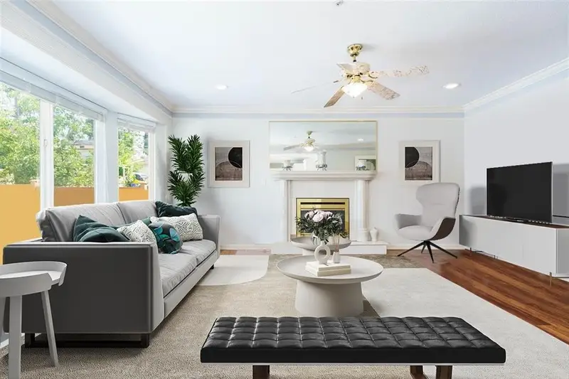 1033 E 39TH AVENUE - photo 4 of 25