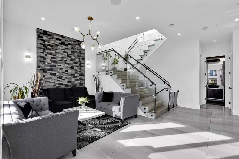 16775 18B AVENUE - photo 4 of 25