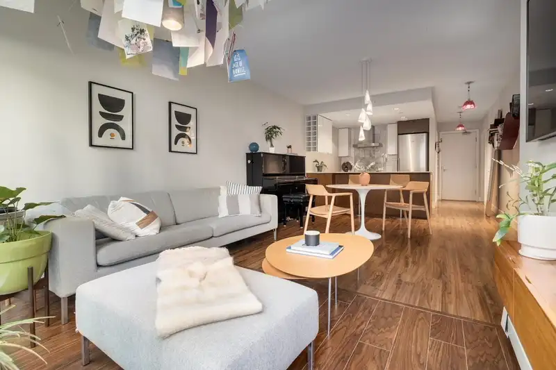 218 159 W 2ND AVENUE - photo 1 of 33