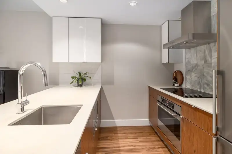 218 159 W 2ND AVENUE - photo 4 of 33