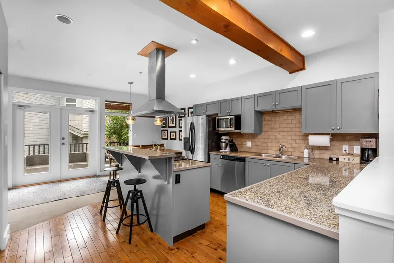 19 39758 GOVERNMENT ROAD - photo 3 of 25